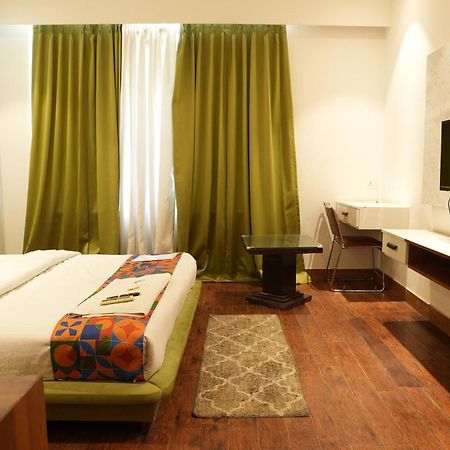 Hotel Elite Sector 45 I Gurgaon Central I Couple Friendly Екстериор снимка