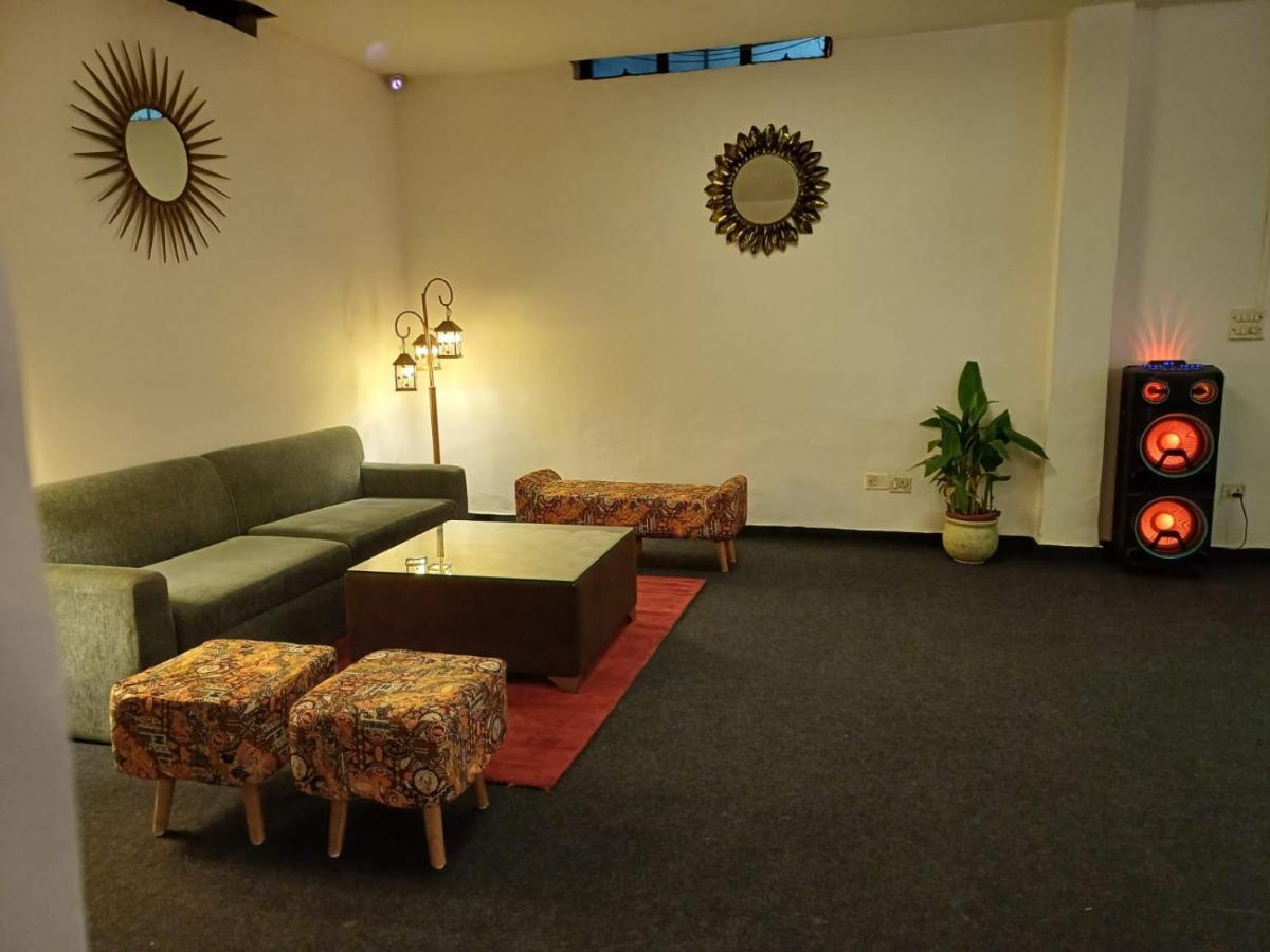 Hotel Elite Sector 45 I Gurgaon Central I Couple Friendly Екстериор снимка