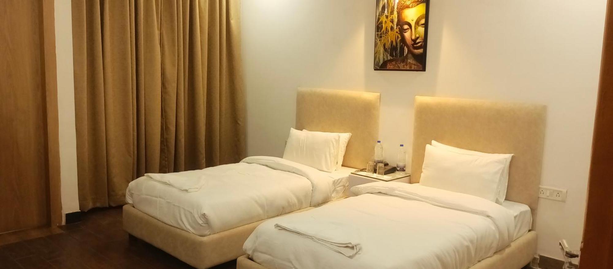 Hotel Elite Sector 45 I Gurgaon Central I Couple Friendly Екстериор снимка