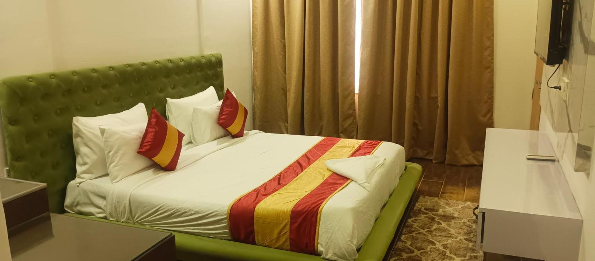 Hotel Elite Sector 45 I Gurgaon Central I Couple Friendly Екстериор снимка