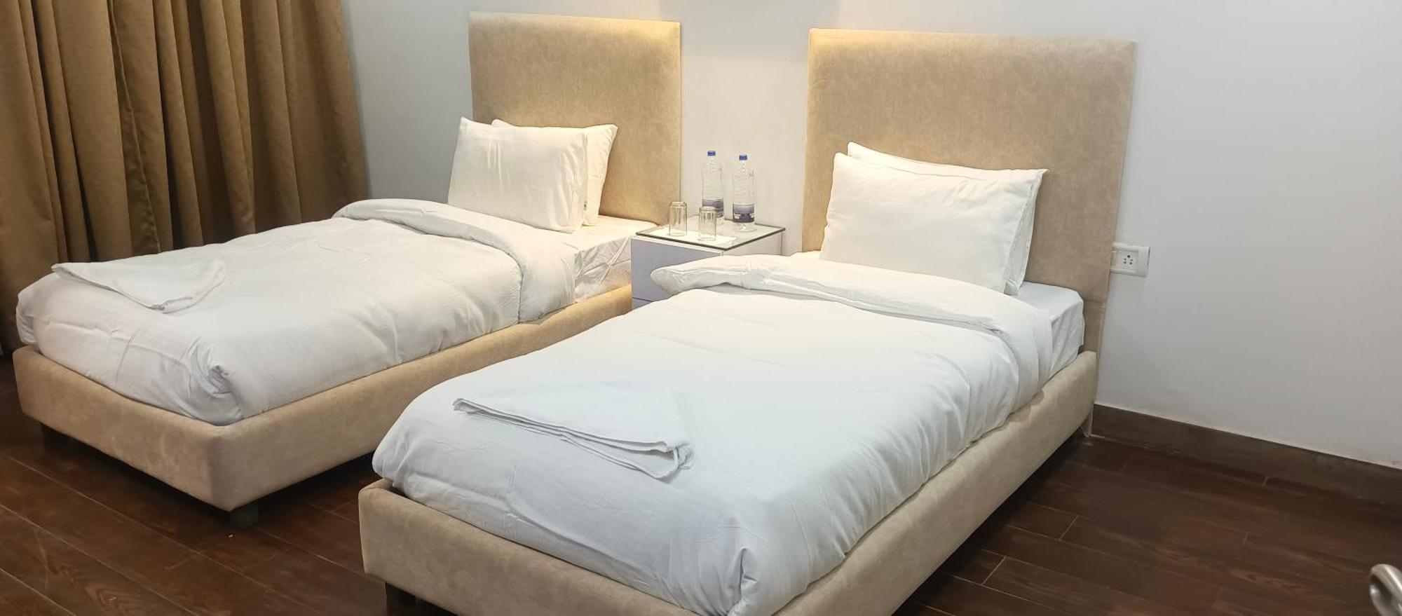 Hotel Elite Sector 45 I Gurgaon Central I Couple Friendly Екстериор снимка