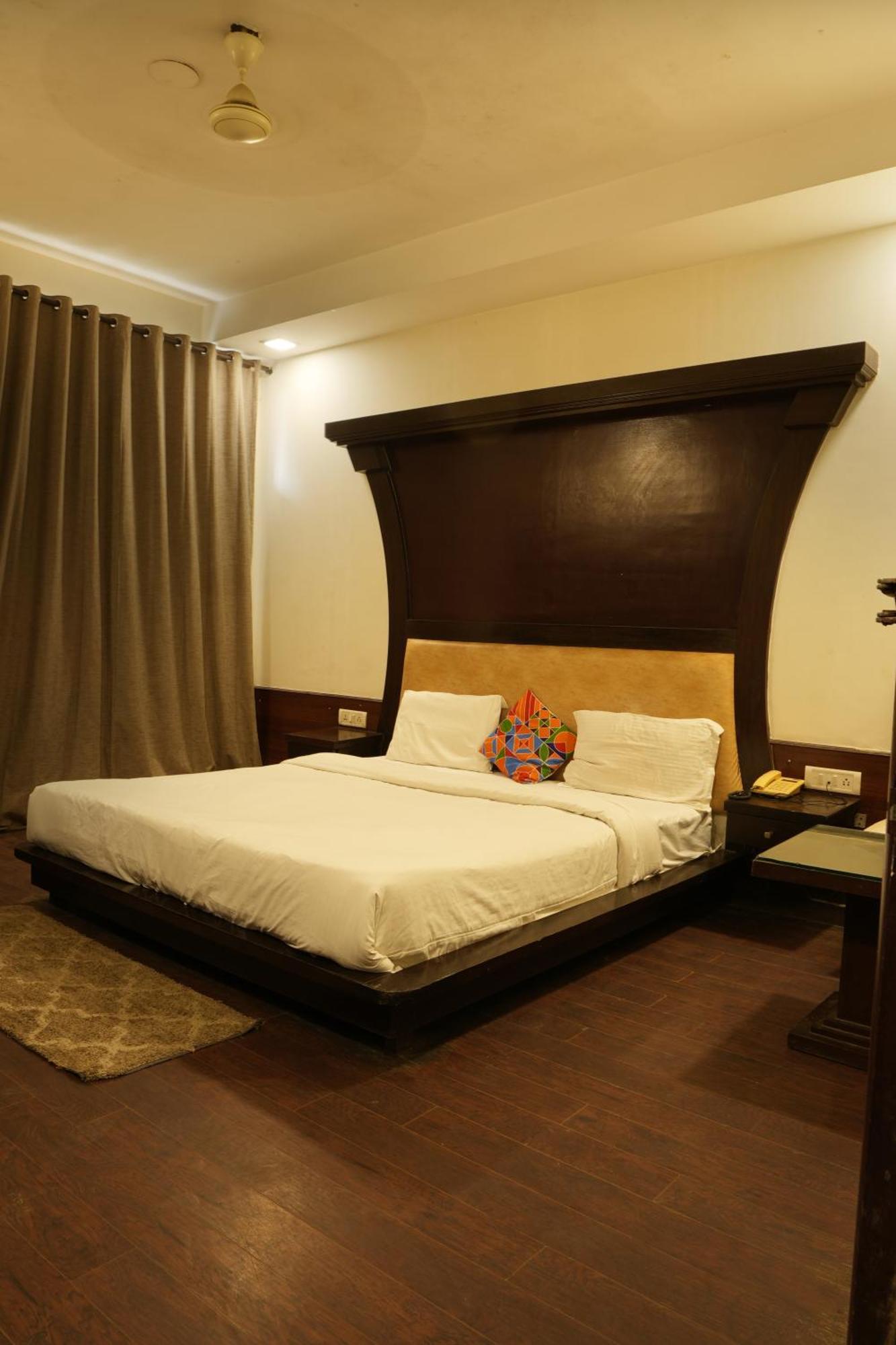 Hotel Elite Sector 45 I Gurgaon Central I Couple Friendly Екстериор снимка