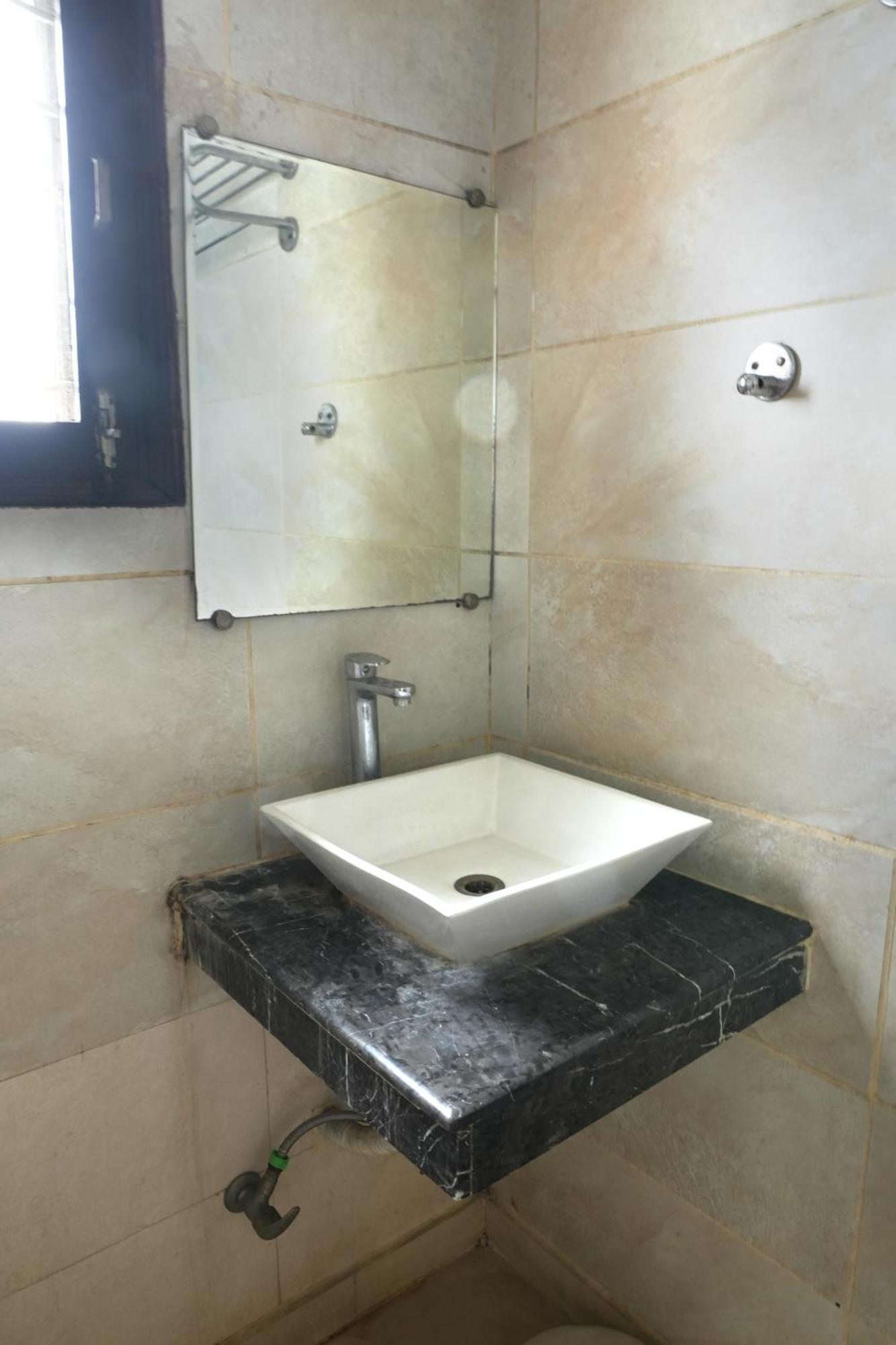 Hotel Elite Sector 45 I Gurgaon Central I Couple Friendly Екстериор снимка