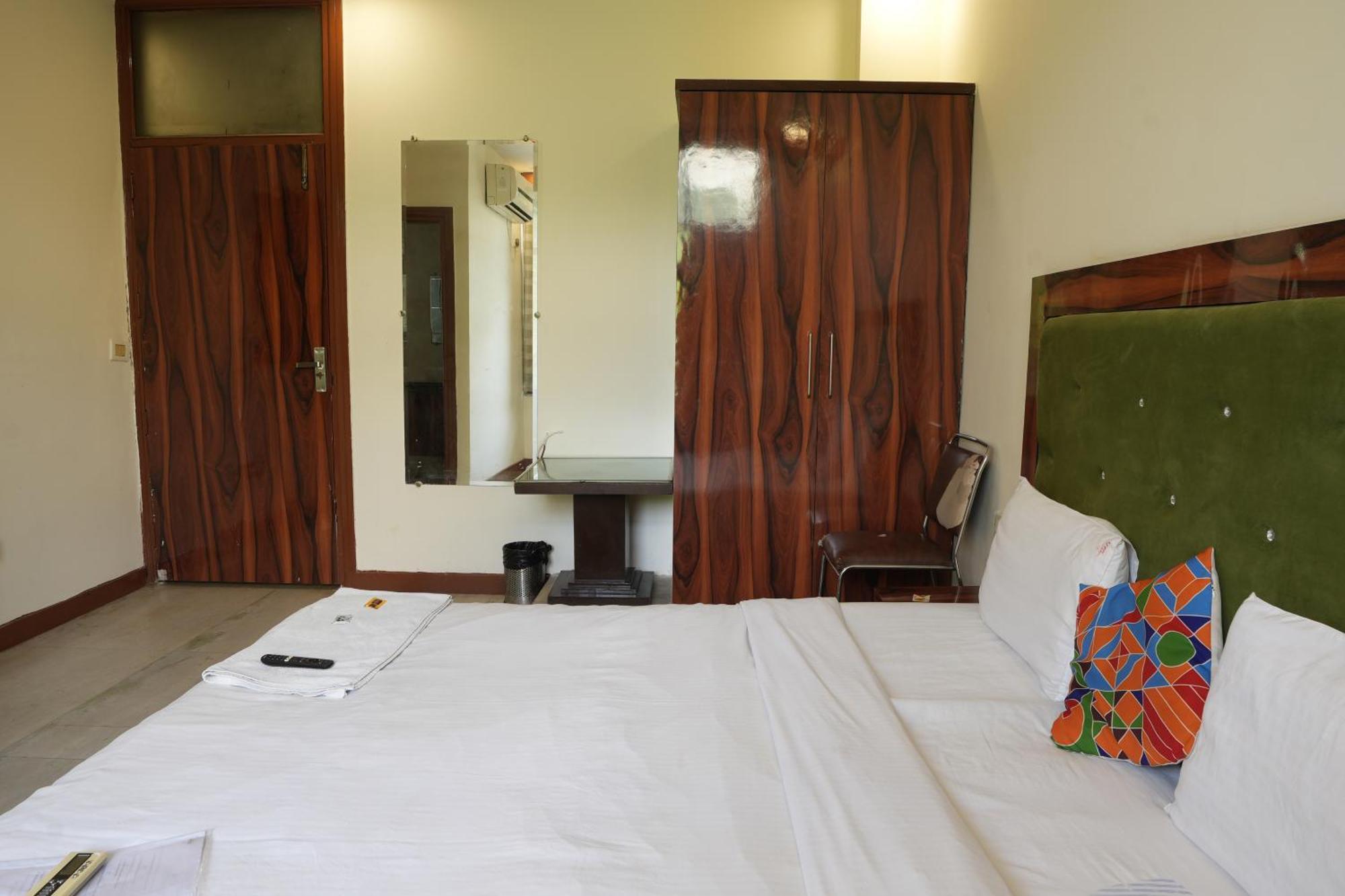 Hotel Elite Sector 45 I Gurgaon Central I Couple Friendly Екстериор снимка