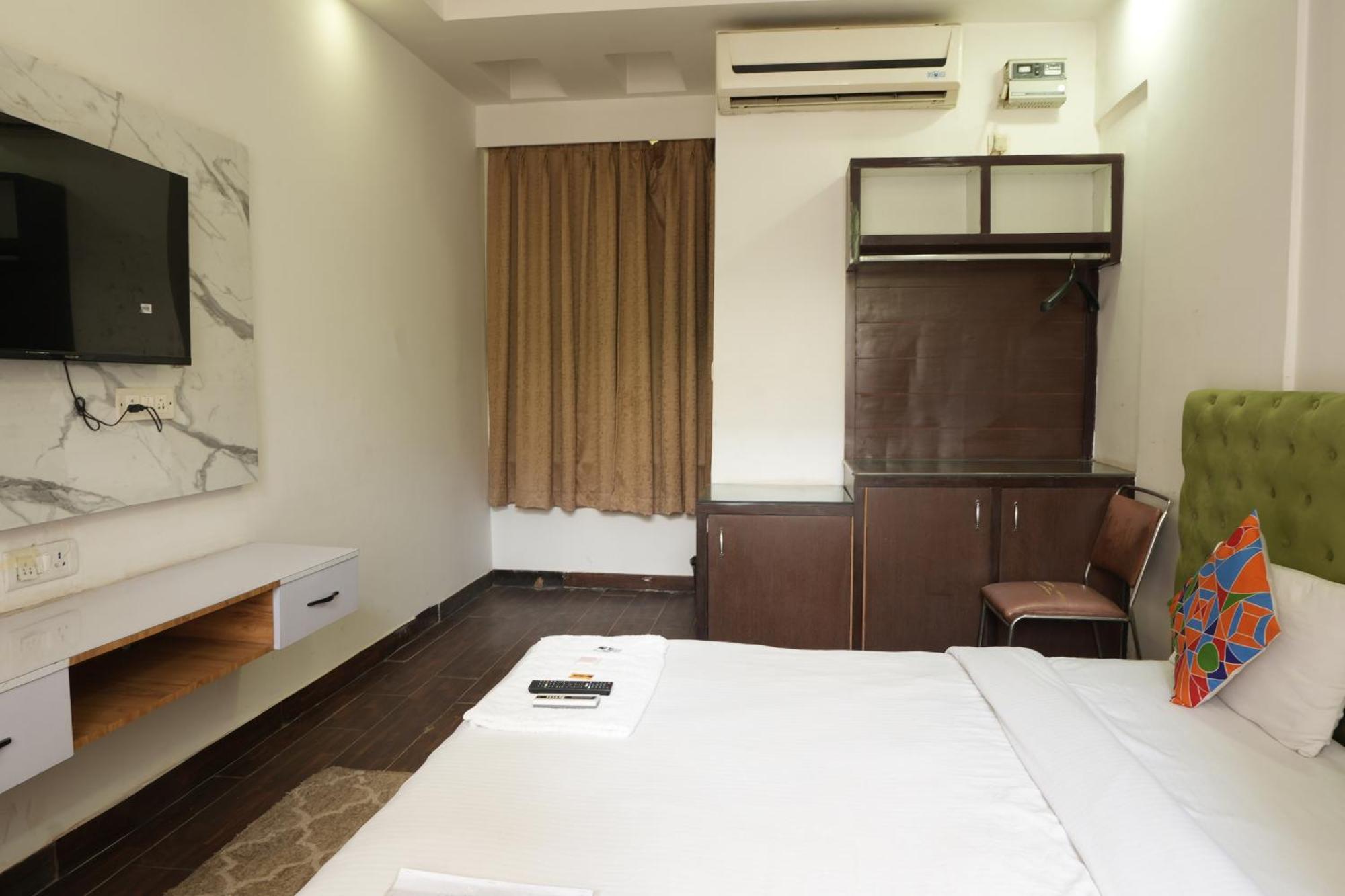 Hotel Elite Sector 45 I Gurgaon Central I Couple Friendly Екстериор снимка