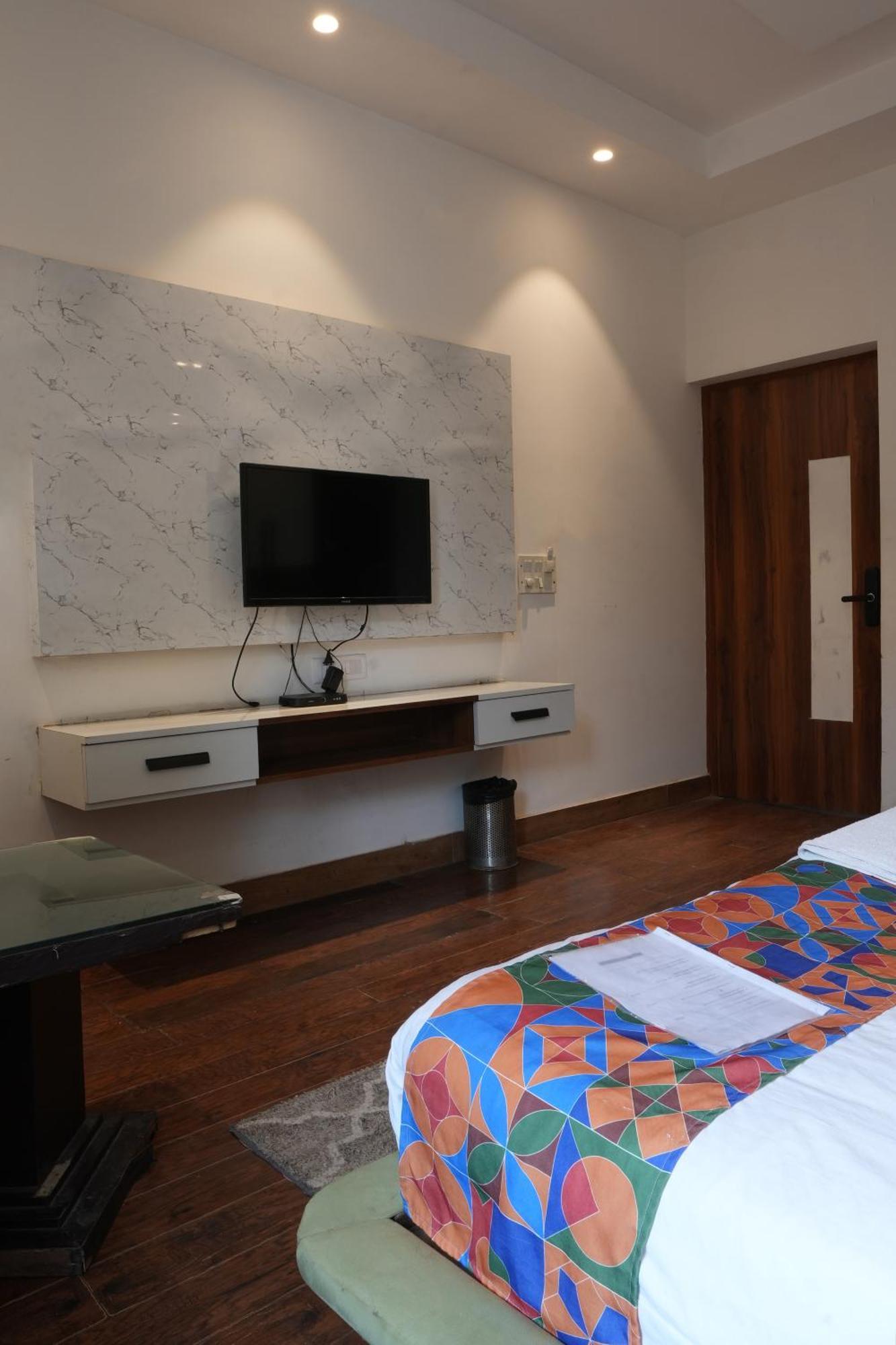 Hotel Elite Sector 45 I Gurgaon Central I Couple Friendly Екстериор снимка