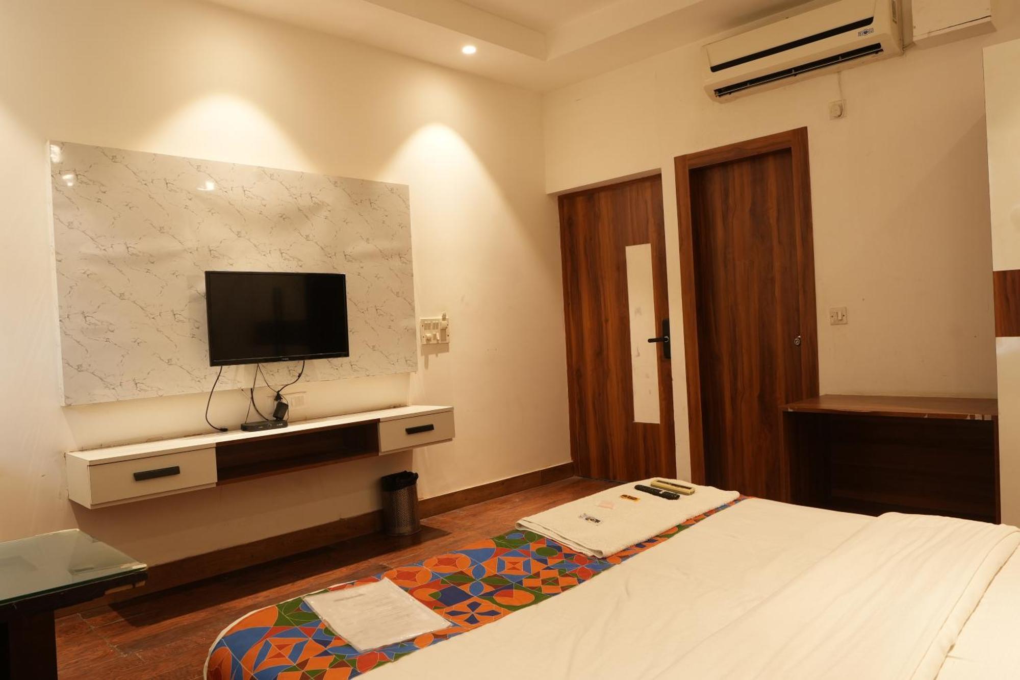 Hotel Elite Sector 45 I Gurgaon Central I Couple Friendly Екстериор снимка